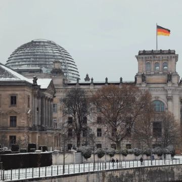 德国柏林市区-网红景点打卡-勃兰登堡门-柏林墙等-包车-精选 德国柏林市区-网红景点打卡-勃兰登堡门-柏林墙等-包车-精选