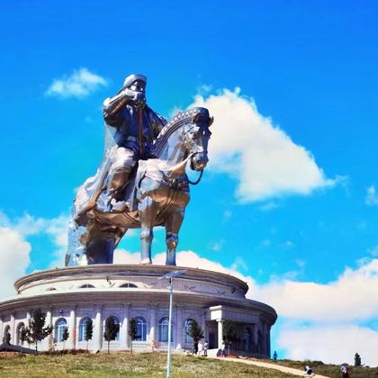 乌兰巴托+特勒吉国家公园+成吉思汗骑马塑像一日游