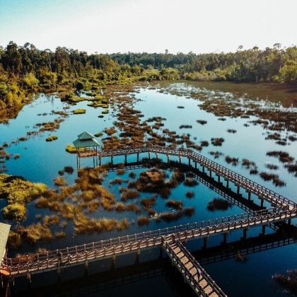 文莱诗里亚一日游【十亿桶纪念碑+天空之镜】 文莱诗里亚一日游【十亿桶纪念碑+天空之镜】