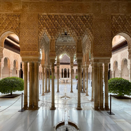 阿尔罕布拉宫中文讲解一日游 阿尔罕布拉宫中文讲解一日游