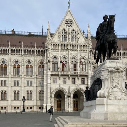 匈牙利布达佩斯国会大厦深度与多瑙河湾起点一日游 匈牙利布达佩斯国会大厦深度与多瑙河湾起点一日游