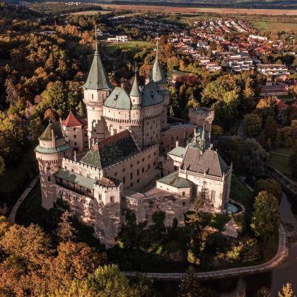 斯洛伐克布拉迪斯拉包车【波伊尼采镇·波伊尼采城堡】酒店接送 斯洛伐克布拉迪斯拉包车【波伊尼采镇·波伊尼采城堡】酒店接送