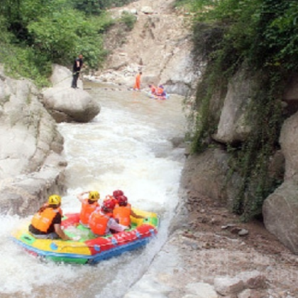中国河南平顶山尧山大峡谷漂流一日游【落差150米,河水湍急】 中国河南平顶山尧山大峡谷漂流一日游【落差150米,河水湍急】