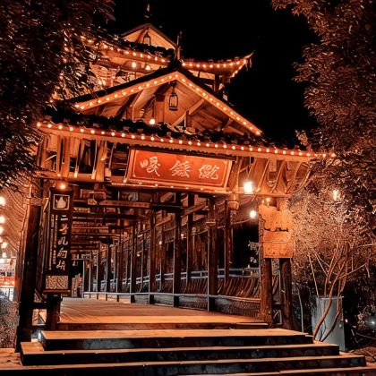 贵州贵阳+黄果树景区+荔波+西江千户苗寨+遵义会议会址5日4晚跟团游 贵州贵阳+黄果树景区+荔波+西江千户苗寨+遵义会议会址5日4晚跟团游