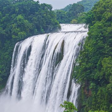 贵阳+荔波小七孔景区+西江千户苗寨+黄果树景区5日4晚跟团游 贵阳+荔波小七孔景区+西江千户苗寨+黄果树景区5日4晚跟团游