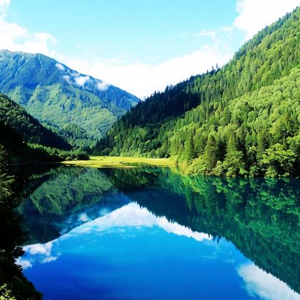 成都+九寨沟+黄龙风景名胜区5日4晚跟团游 成都+九寨沟+黄龙风景名胜区5日4晚跟团游