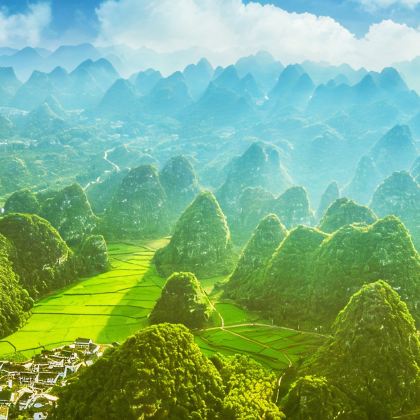 贵州黄果树景区+荔波+镇远+西江千户苗寨+梵净山+马岭河峡谷景区7日6晚跟团游 贵州黄果树景区+荔波+镇远+西江千户苗寨+梵净山+马岭河峡谷景区7日6晚跟团游