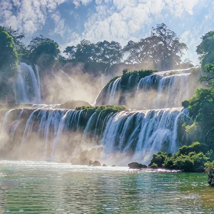 崇左+白头叶猴生态旅游区+花山岩画+德天瀑布+明仕田园+天琴壮寨3日2晚自由行 崇左+白头叶猴生态旅游区+花山岩画+德天瀑布+明仕田园+天琴壮寨3日2晚自由行