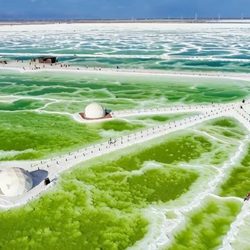 青海茶卡盐湖+察尔汗盐湖+乌素特水上雅丹地质公园+莫高窟+鸣沙山月牙泉+张掖7日6晚拼小团 青海茶卡盐湖+察尔汗盐湖+乌素特水上雅丹地质公园+莫高窟+鸣沙山月牙泉+张掖7日6晚拼小团