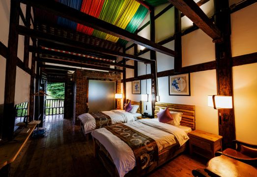 Fog tea manor inn Over view