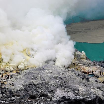 印尼外南梦伊真火山一日游【2人起订丨包车出行丨宜真火山湖】 印尼外南梦伊真火山一日游【2人起订丨包车出行丨宜真火山湖】