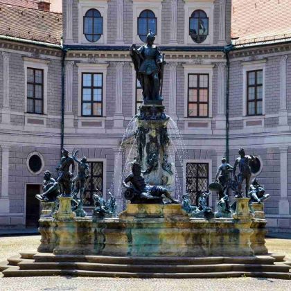 德国慕尼黑+法兰克福+斯图加特+海德堡+柏林14日13晚自由行 德国慕尼黑+法兰克福+斯图加特+海德堡+柏林14日13晚自由行