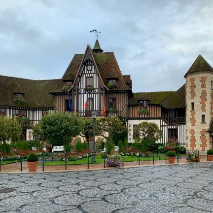 法国巴黎+卢瓦尔河谷+圣米歇尔山+多维尔+埃特勒塔9日8晚私家团 法国巴黎+卢瓦尔河谷+圣米歇尔山+多维尔+埃特勒塔9日8晚私家团