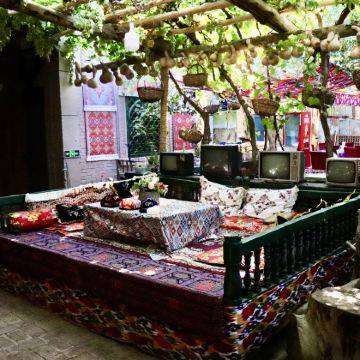 新疆吐鲁番葡萄沟+火焰山景区+交河故城+坎儿井乐园+苏公塔+库木塔格沙漠2日1晚跟团游 新疆吐鲁番葡萄沟+火焰山景区+交河故城+坎儿井乐园+苏公塔+库木塔格沙漠2日1晚跟团游