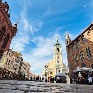 波兰华沙托伦老城市政厅一日游 【保姆式包车服务 家庭出游】 波兰华沙托伦老城市政厅一日游 【保姆式包车服务 家庭出游】