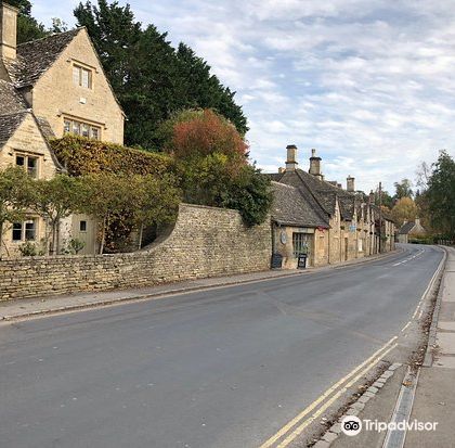 英国Bourton-on-the-water+拜伯里+海克利尔城堡一日游