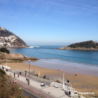 Beach of La Concha+风之梳一日游