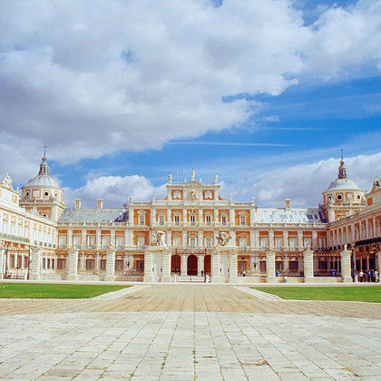 西班牙+马德里王宫+普拉多博物馆+丽池公园二日游