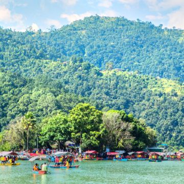 国际山岳博物馆+巴拉喜庙+萨朗科+色悌河峡谷+马亨德拉洞一日 国际山岳博物馆+巴拉喜庙+萨朗科+色悌河峡谷+马亨德拉洞一日