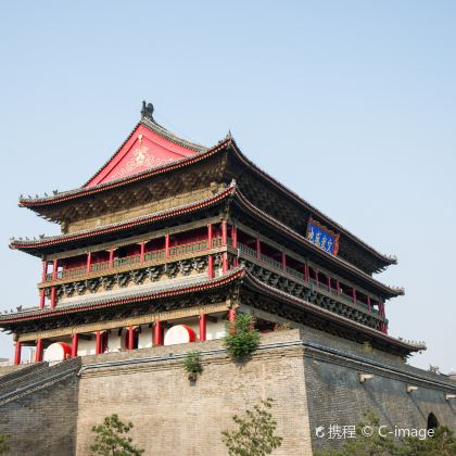 西安+兵马俑+华山+大雁塔+钟鼓楼广场4日3晚跟团游