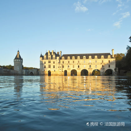 法国枫丹白露宫+舍农索城堡+香波堡+于塞城堡+布卢瓦王家城堡三日游