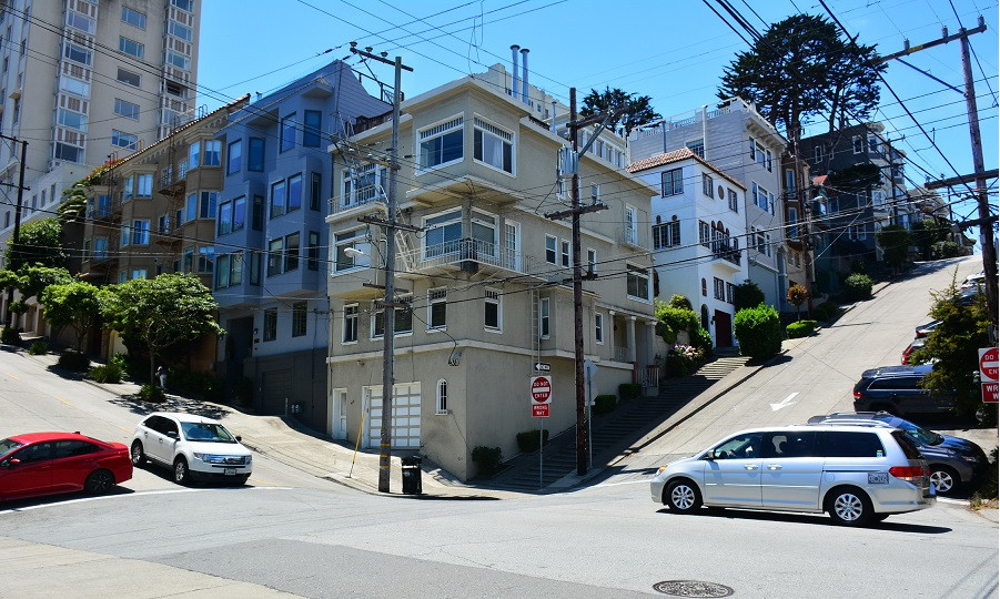 旧金山市区随处可见的陡坡,奇特地形的城市