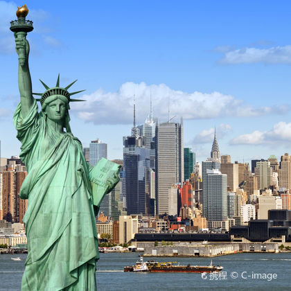 美国纽约+自由女神像+铜牛+三一教堂+无畏号海、空暨太空博物馆+时代广场一日游