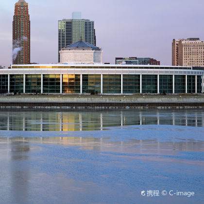 美国芝加哥+千禧公园+芝加哥滨河步道+谢德水族馆+芝加哥艺术博物馆一日游