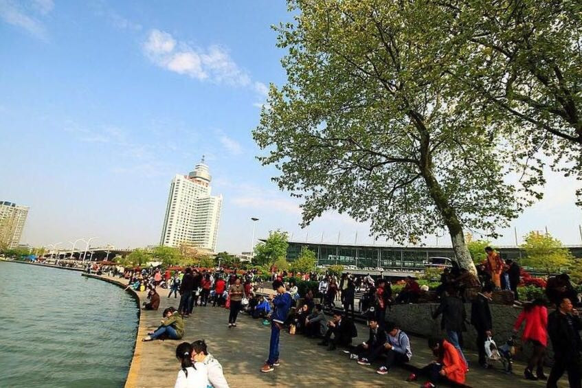 中国颜值最高的火车站 建在4a景区内--玄武湖 - 南京