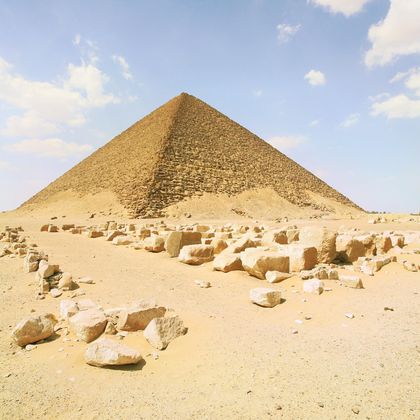 埃及开罗弯曲金字塔+红金字塔+左塞尔金字塔+固力宫一日游