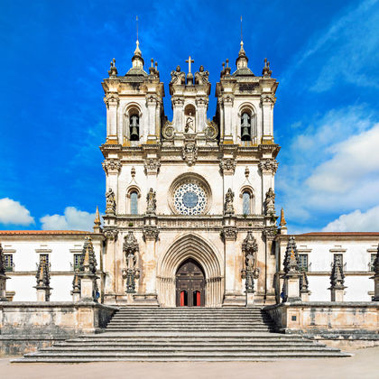 葡萄牙阿尔科巴萨修道院+巴塔利亚修道院+托马尔的基督会院一日游