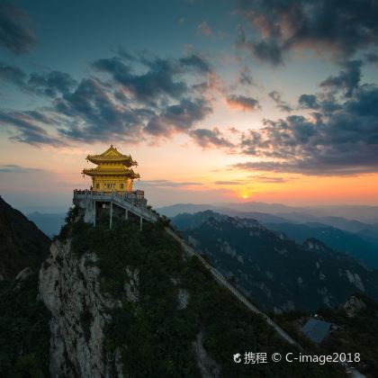 龙门石窟+白马寺+老君山景区+鸡冠洞5日4晚私家团