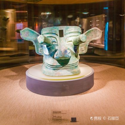都江堰+青城山+三星堆博物馆+成都大熊猫繁育研究基地3日2晚跟团游