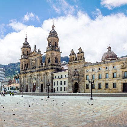 哥伦比亚波哥大玻利瓦尔广场+波哥大主教座堂+波哥大黄金博物馆+蒙塞拉特山一日游
