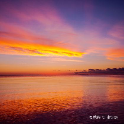 青海湖+茶卡盐湖+卓尔山+张掖七彩丹霞旅游景区4日3晚跟团游