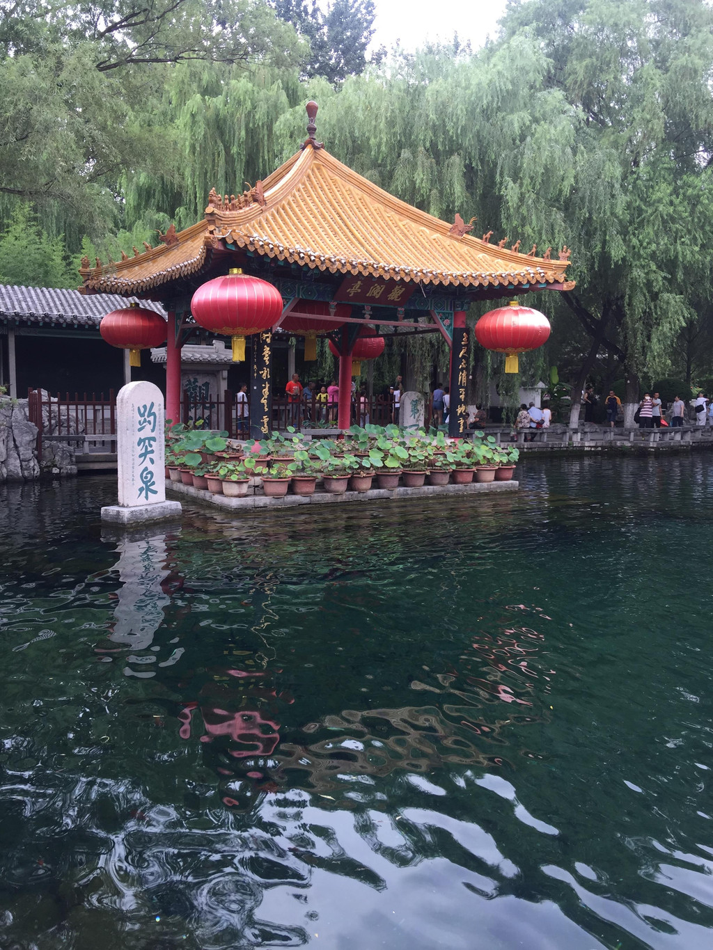 安徽宏村,黄山;济南趵突泉,大明湖;青岛方特,崂山,金沙滩4人十一日游