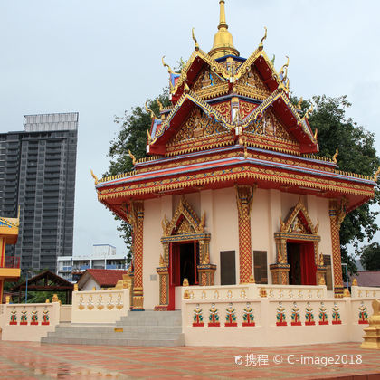 升旗山+槟城极乐寺+槟城泰国卧佛寺+新关仔角一日游