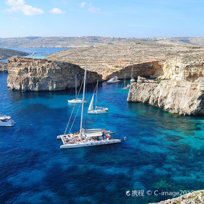 马耳他蓝湖+Azure Window+旧薄荷街+大王宫一日游