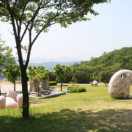 抱川艺术谷+香草岛乐园+鸽子囊瀑布一日游 抱川艺术谷+香草岛乐园+鸽子囊瀑布一日游