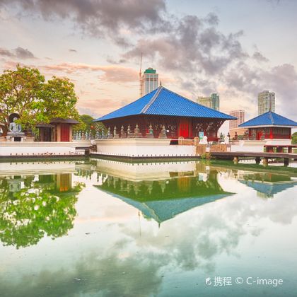 斯里兰卡科伦坡+斯里兰卡议会大厦+贝拉湖+水中寺+Jami-Ul-Alfar清真寺一日游