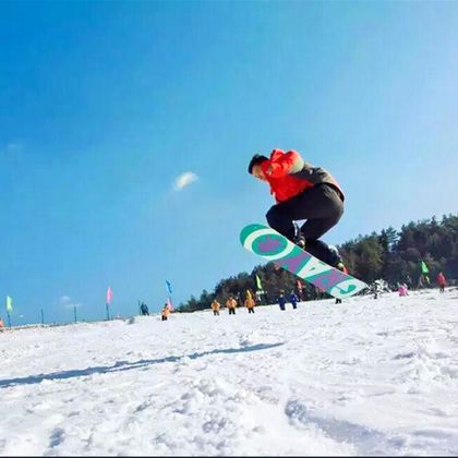 广元曾家山滑雪场一日游 广元曾家山滑雪场一日游