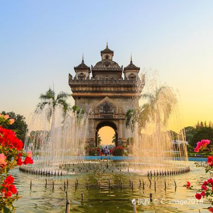 老挝万象省凯旋门+老挝国家博物馆+香昆寺（万佛公园）一日游