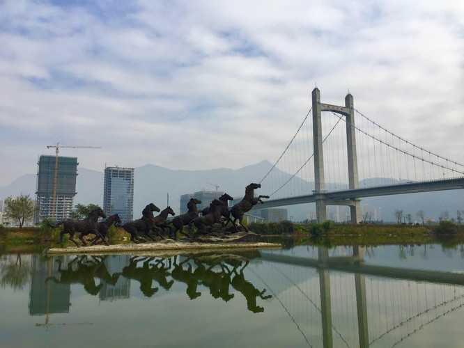 福州花海公园(鳌峰洲大桥—会展岛段,位于南江滨东大道,东起魁岐大桥