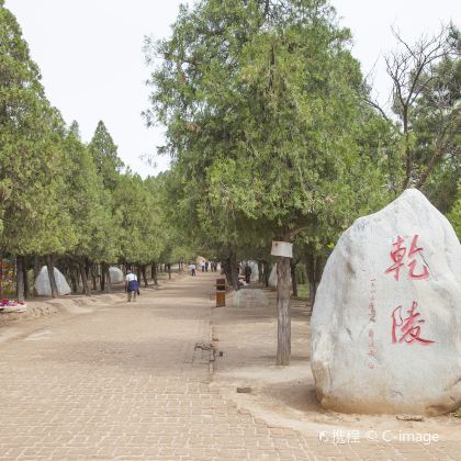 陕西西安+兵马俑+华清池+乾陵+法门寺4日3晚跟团游