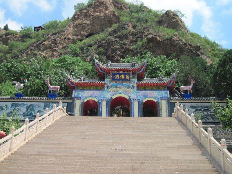 葫芦岛旅游景点:这座山很灵,寺更灵!
