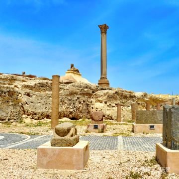 亚历山大地下墓穴+庞贝柱+图书馆+凯特贝城一日游【导游午餐】 亚历山大地下墓穴+庞贝柱+图书馆+凯特贝城一日游【导游午餐】