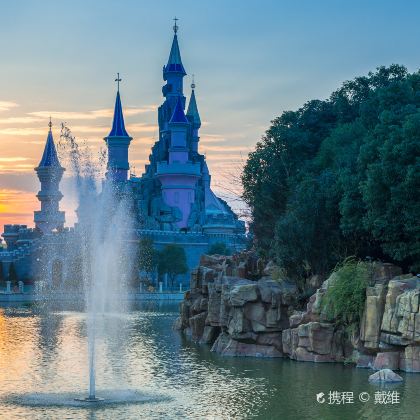 芜湖方特旅游区+芜湖方特梦幻王国+鸠兹古镇+马仁奇峰风景区3日2晚私家团