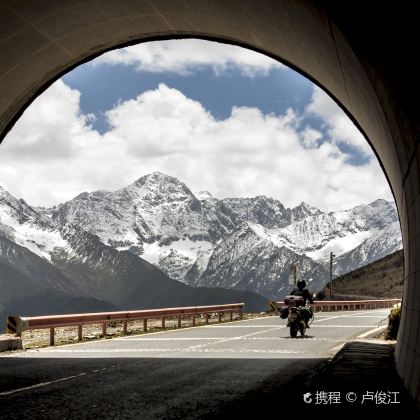 成都+九寨沟+四姑娘山+鱼子西+青城山10日9晚跟团游