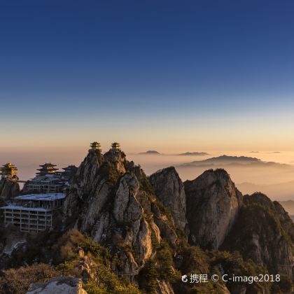 老君山景区+洛邑古城+少林寺+龙门石窟4日3晚跟团游