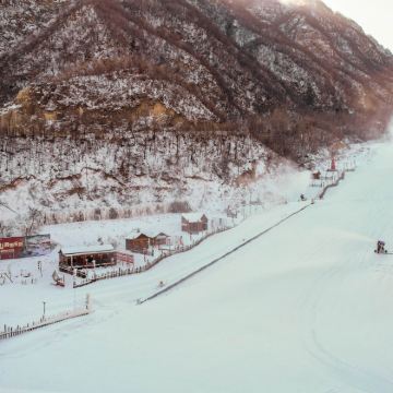 尧山滑雪乐园一日【含雪板+雪仗+雪鞋+节假日春节限时3小时】 尧山滑雪乐园一日【含雪板+雪仗+雪鞋+节假日春节限时3小时】